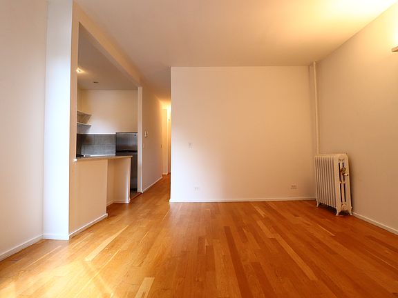 3rd image of 72 Herkimer St APT 3R