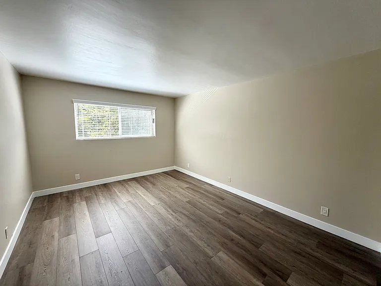 Bedroom #1 (South facing, Idaho St side)