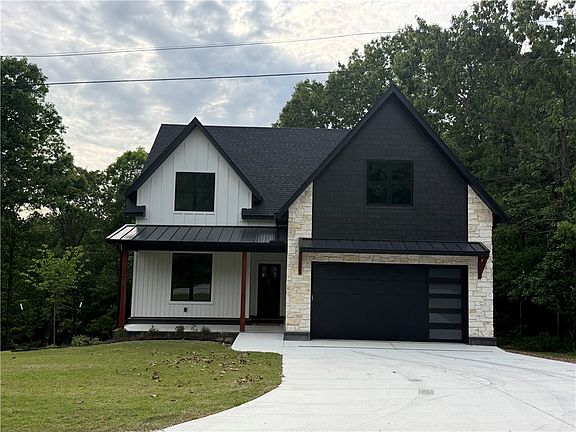 2nd image of 2453 N Double Springs Rd