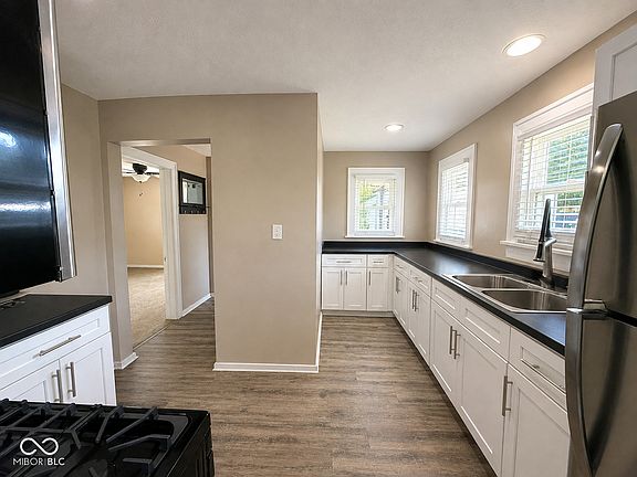 5th image of 241 Ringwood Way