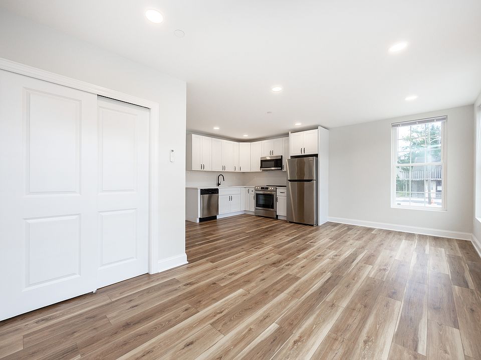 1st image of 112 Washington Ave #1