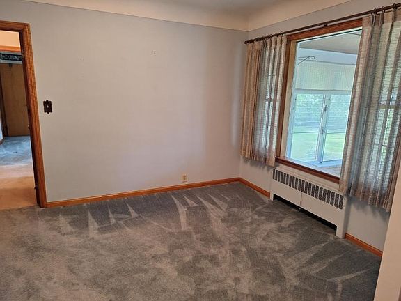 4th image of 6751 Center St