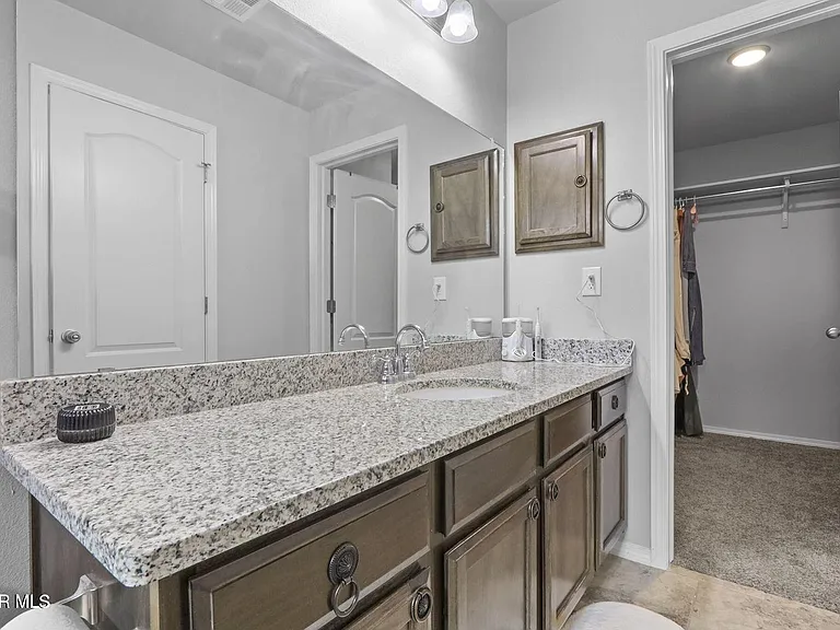 3917 Desert Dunes Dr — Photo 33