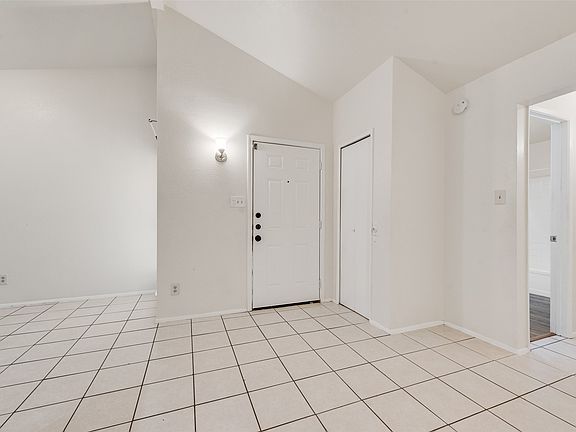 2nd image of 512 Matterhorn St