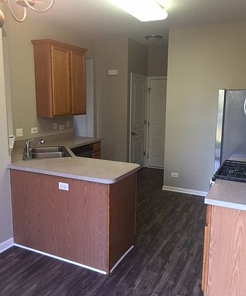 4th image of 3123 Bromley Ln