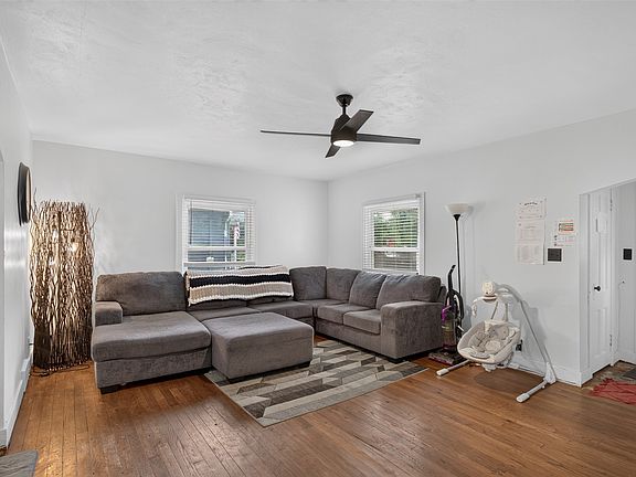 5th image of 2626 Maple St