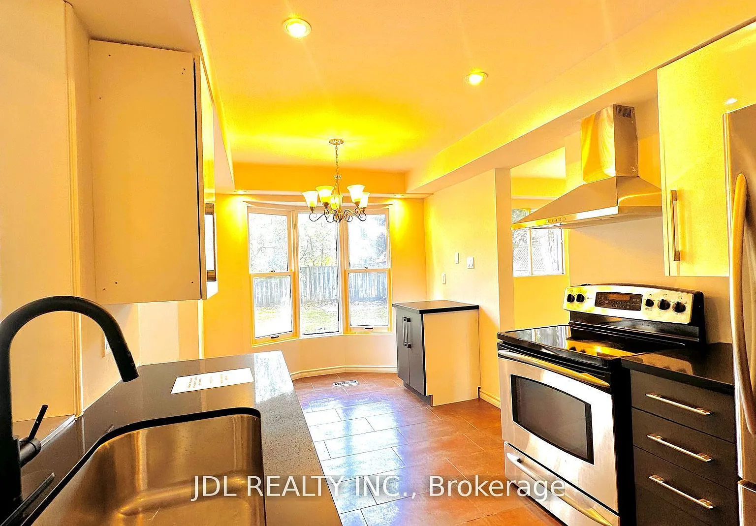4 bed, $3,850 — Photo 4