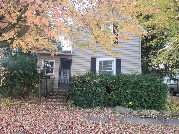 216 W Main St, Flora, IN 46929