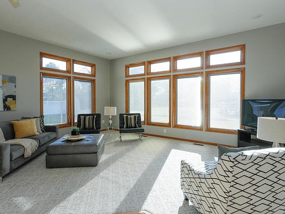 5750 Forest Harbor Dr-102
