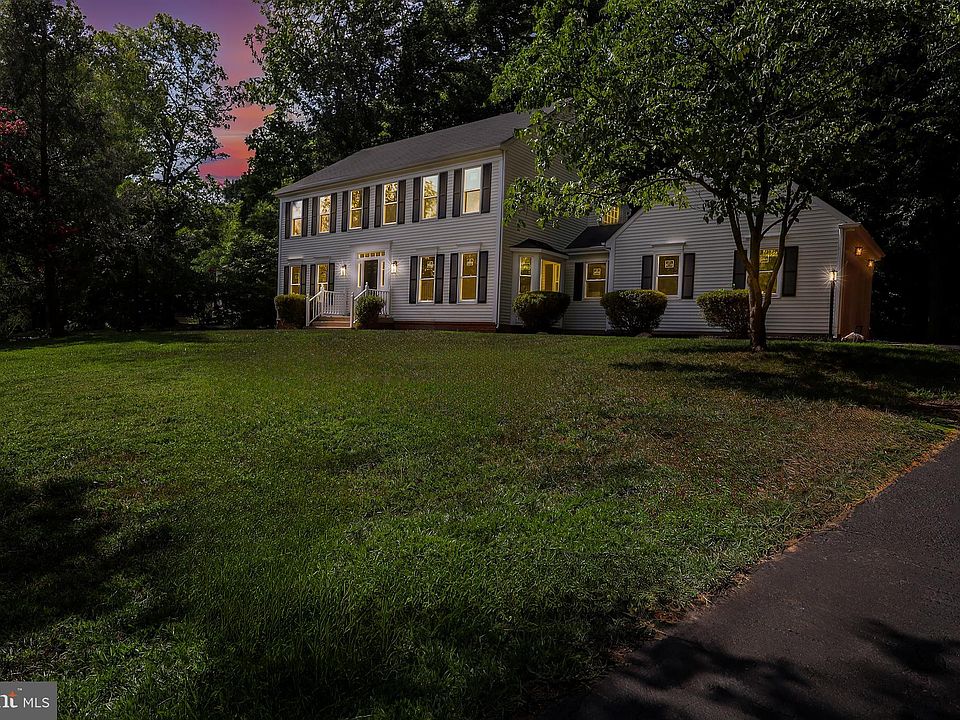 1st image of 3012 Jenny Ln