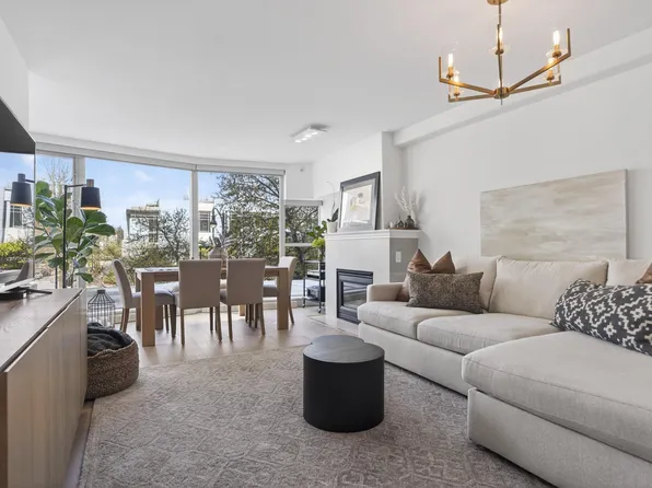 560 Cardero St #305, Vancouver, BC V6G 3E9