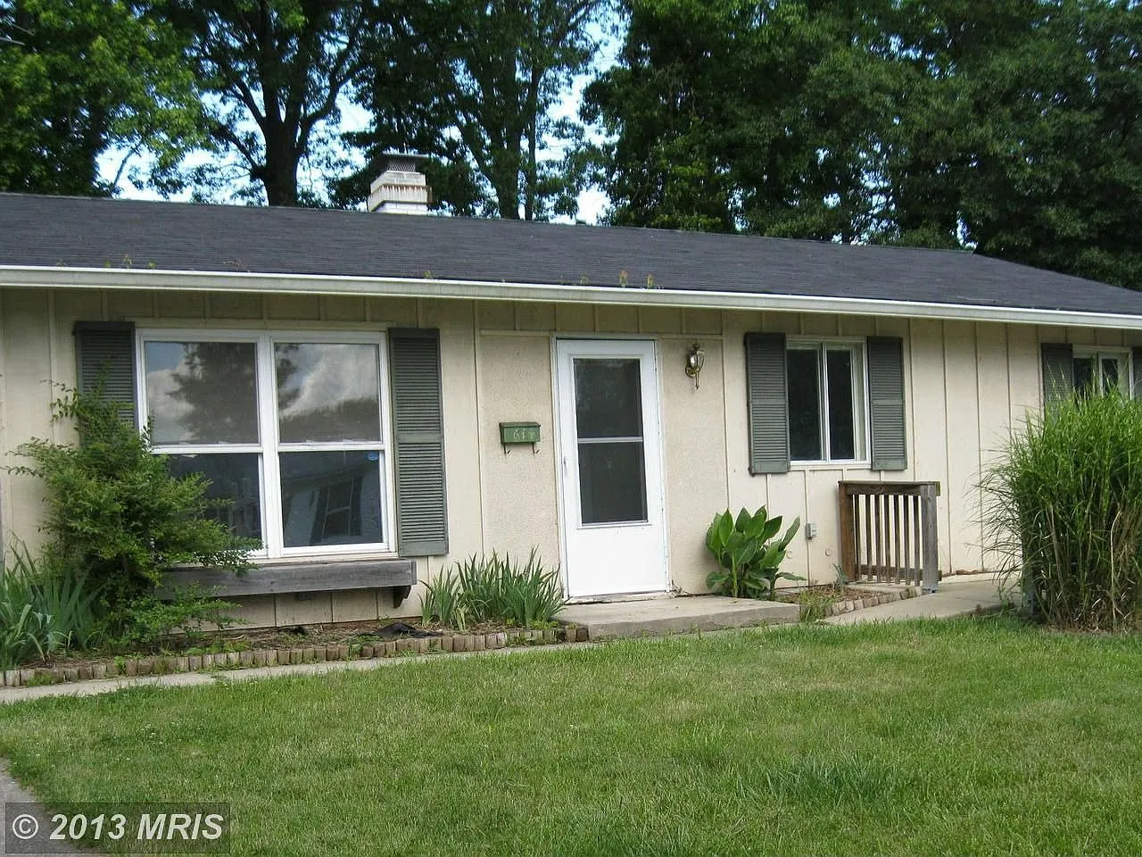 614 Sequoia Dr photo 1