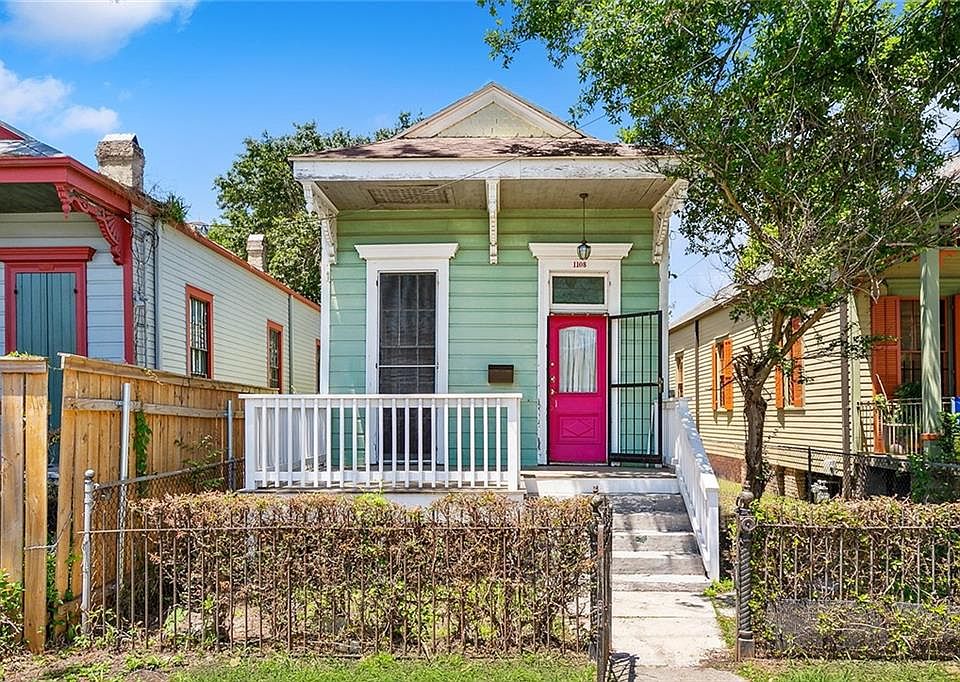 1st image of 1108 Leonidas St