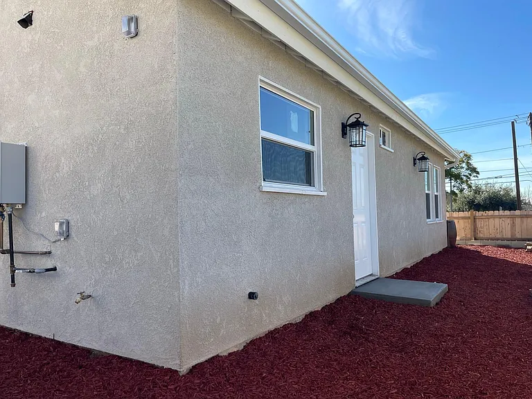 263 Olive St — Photo 24