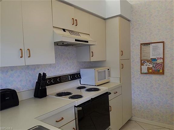 5th image of 13262 Whitehaven Ln APT 607