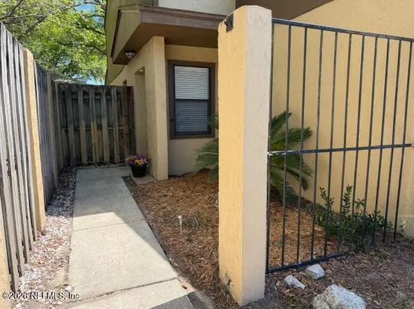 5627 Pinebay Cir S, Jacksonville, FL 32244