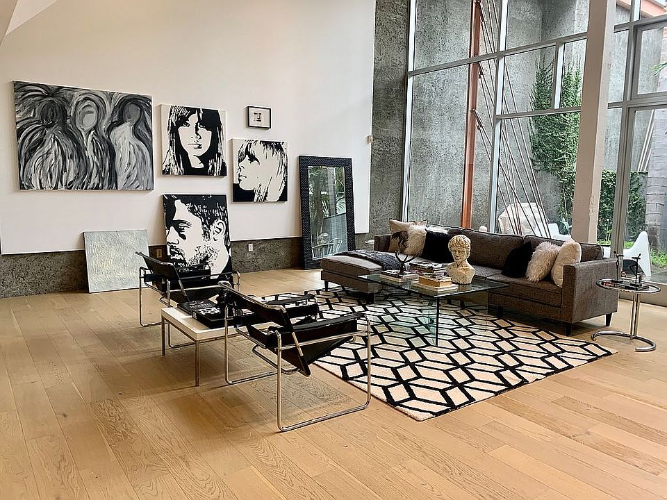 1st image of 33 Zoe St