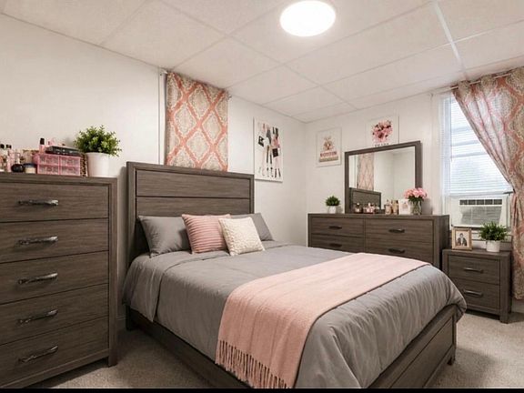 4th image of 618 Maple St #1RS
