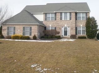 18 Dublin Dr, Newark, DE 19702