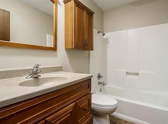 5th image of 150 Flintridge Dr APT 6