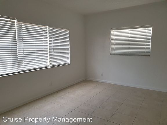 5th image of 8600 NW 40th St APT 2