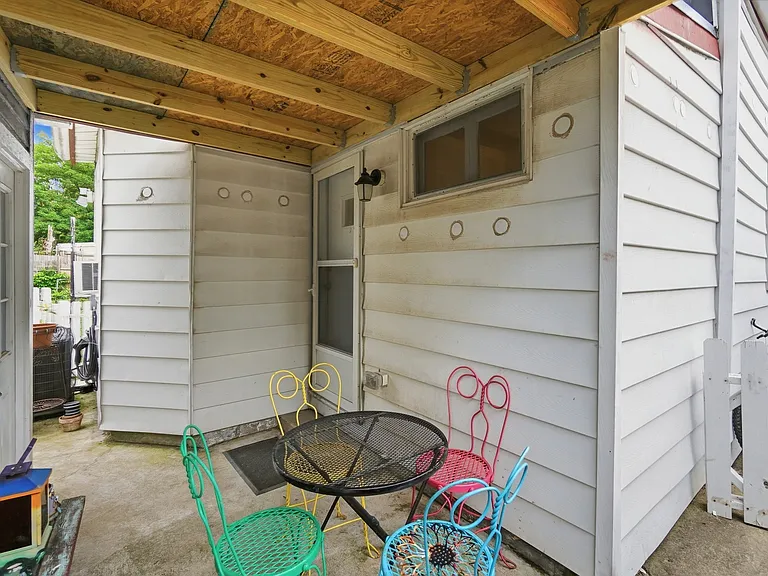 510 E 17th St — Photo 37