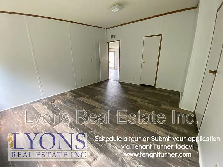 607 Crestview Dr — Photo 13