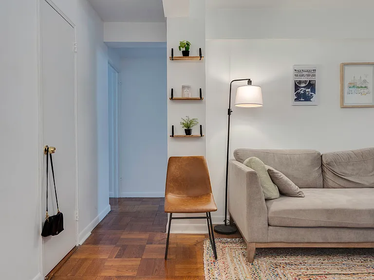 140 E 56th St #6C — Photo 3