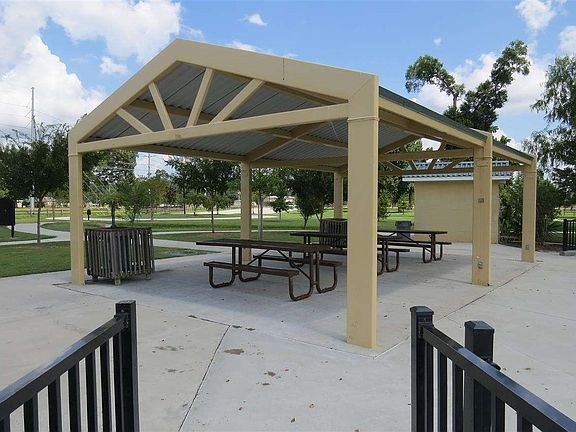 2nd image of 10765 Fenway Dr