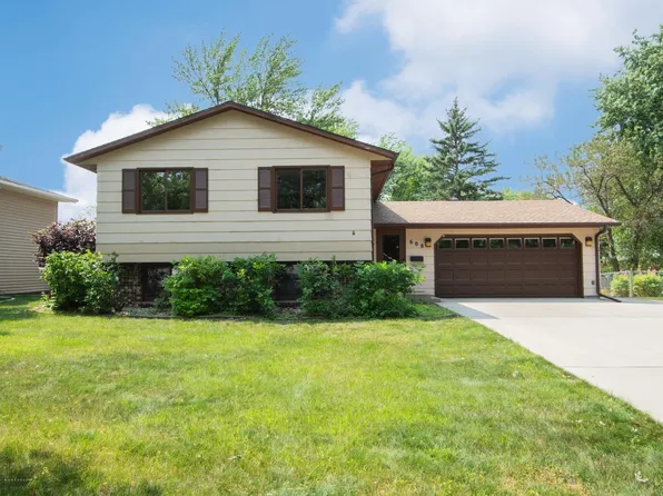 608 8th St E, West Fargo, ND 58078