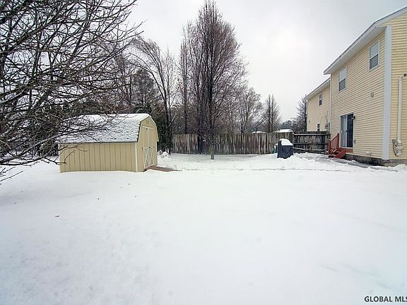 4th image of 2 Old Chatham Ct