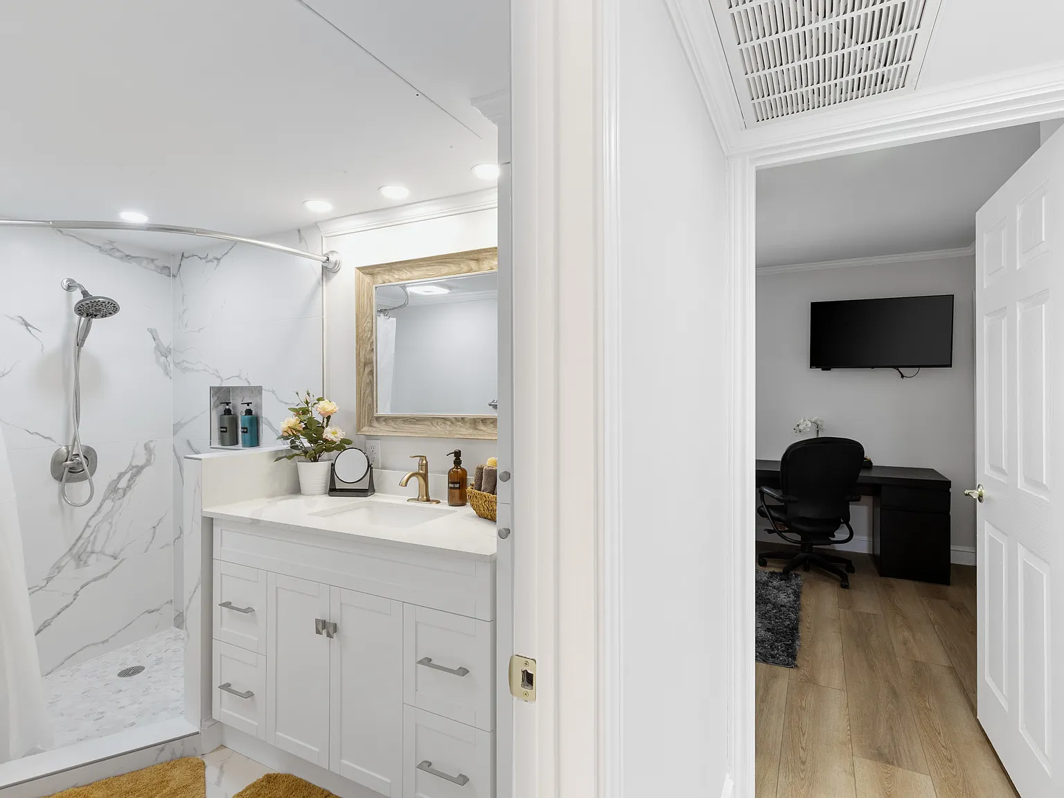 2 bed, 944 sqft, $2,950 — Photo 3