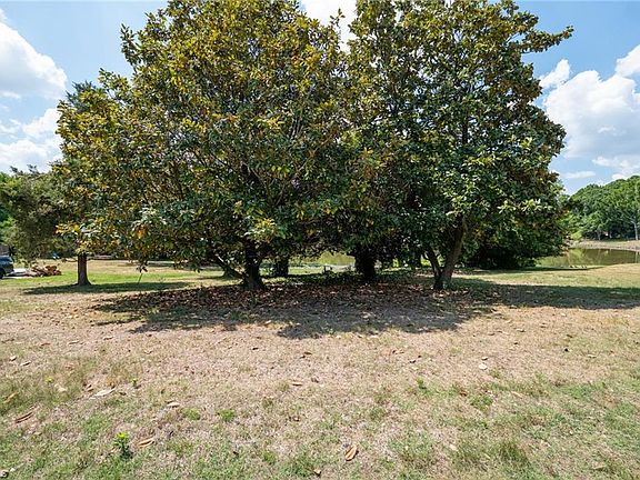 4th image of 0 Woodhue Dr #2 & 2b