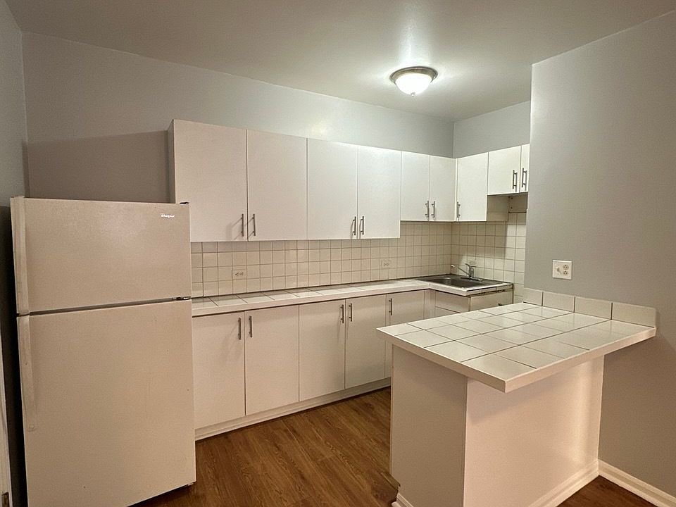 1st image of 4241 N Kenmore Ave #313