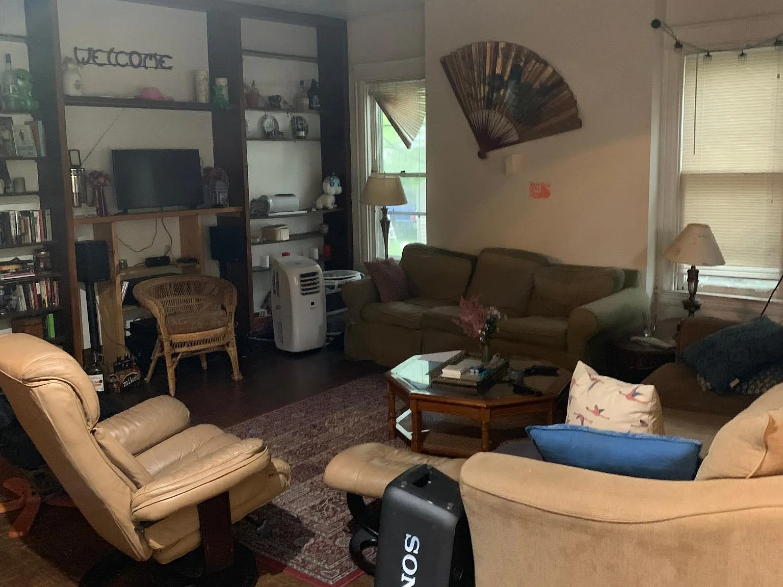 8 bed, 4571 sqft, $3,600 — Photo 3