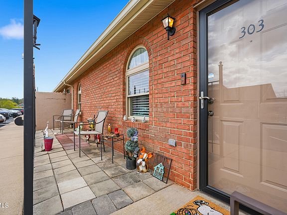 2nd image of 303 Phoenix Ct #303