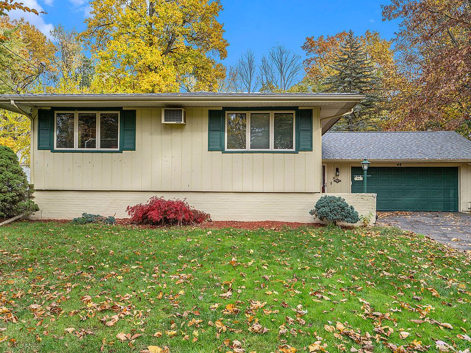 44 Hickory Ln, Battle Creek, MI 49015 | Zillow