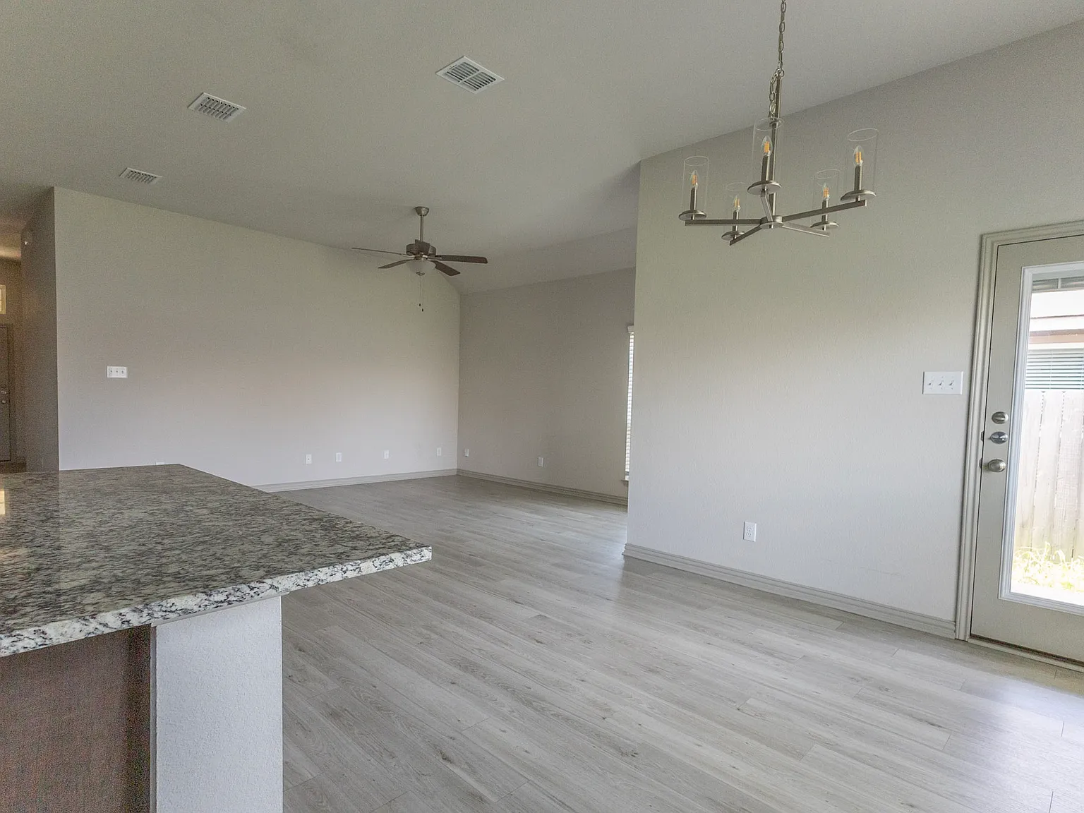 3 bed, 1569 sqft, $1,850 — Photo 3