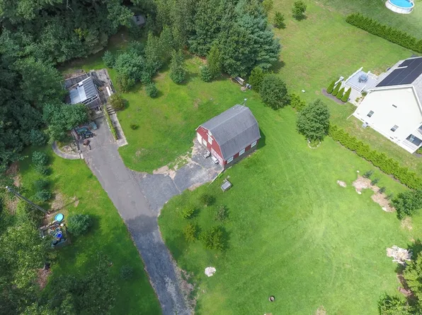 550 State St, Belchertown, MA 01007
