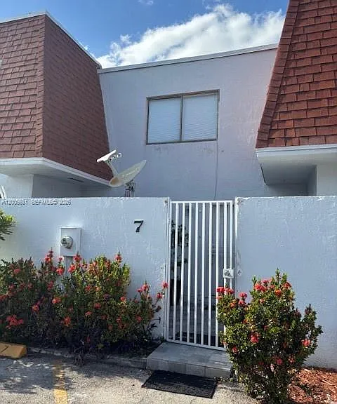 10720 NW 7th St #7A — Photo 1