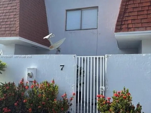 10720 NW 7th St APT 7A, Miami, FL 33172