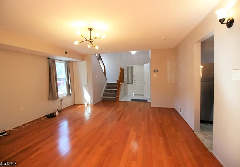 83 Winchester Way — Photo 3