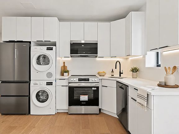 4th image of 1146 Saint Marks Ave #1B