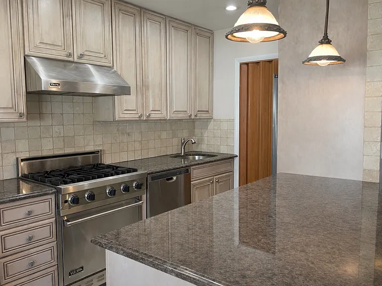 537 Correll Ave #B — Photo 6