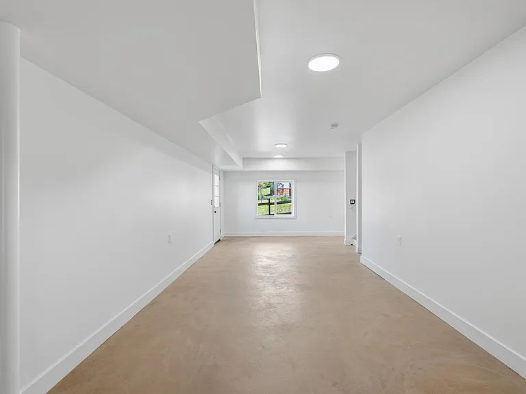 521 Harmony Rd — Photo 30