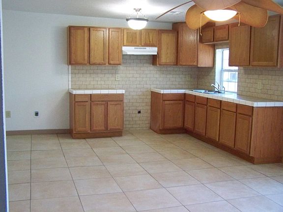 5th image of 603 E Charles