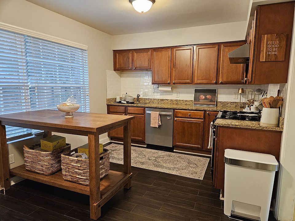 All major kichen appliances included