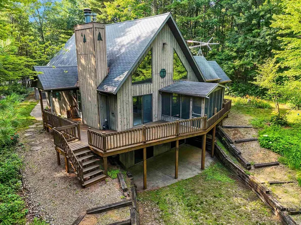 N1126 Whispering Pines Ct, Keshena, WI 54135