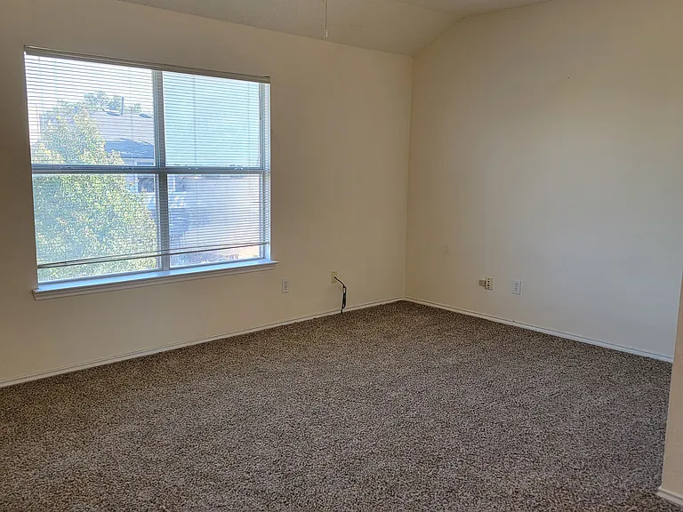 6001 Fenwick Ln — Photo 23