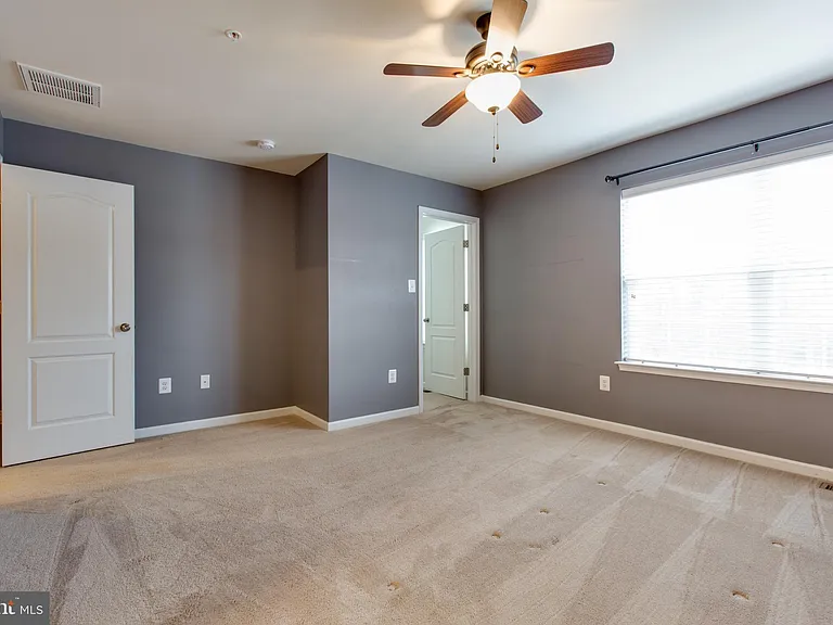 1314 Hawthorn Dr — Photo 19